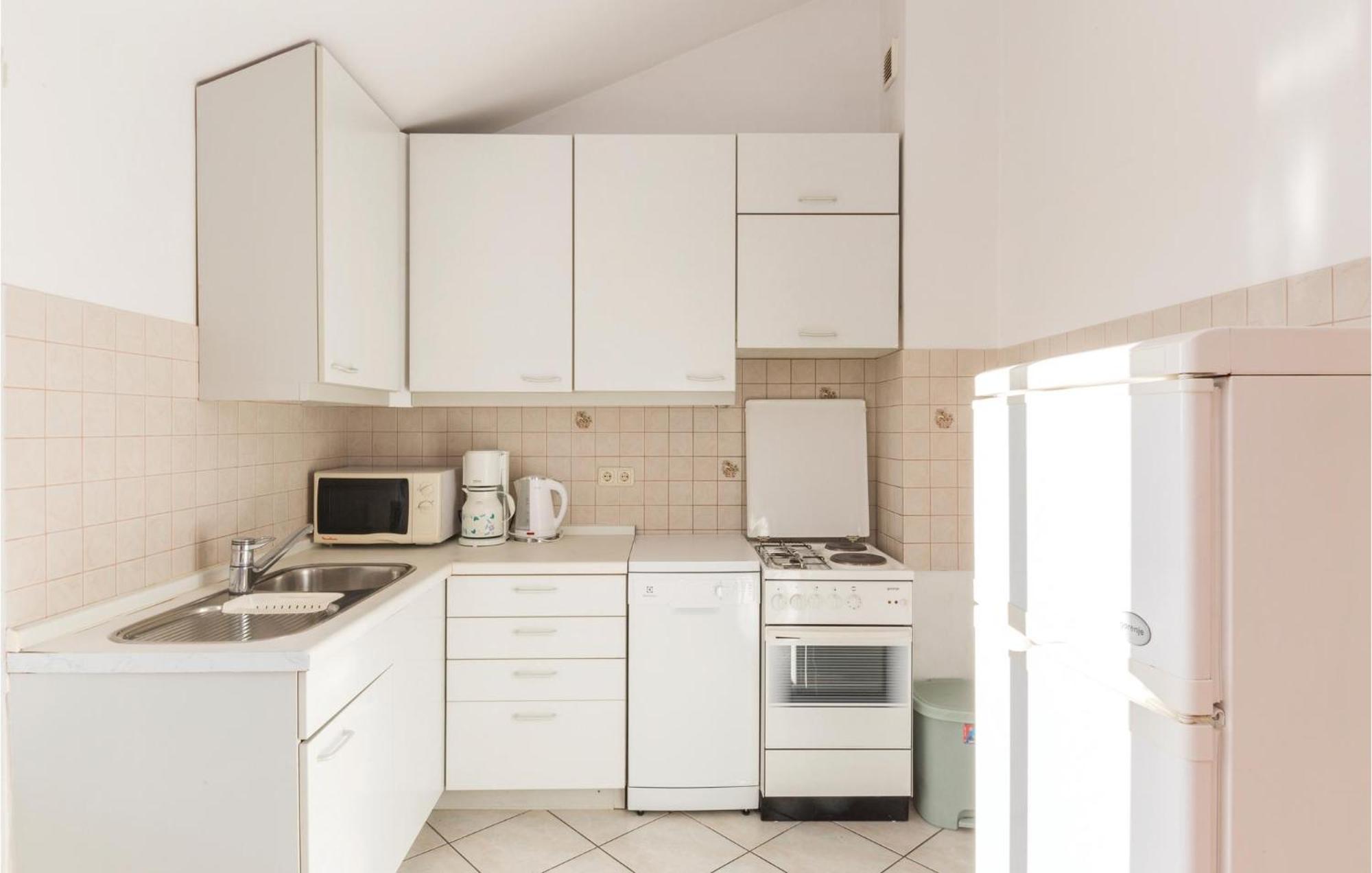 3 Bedroom Amazing Apartment In マカルスカ エクステリア 写真