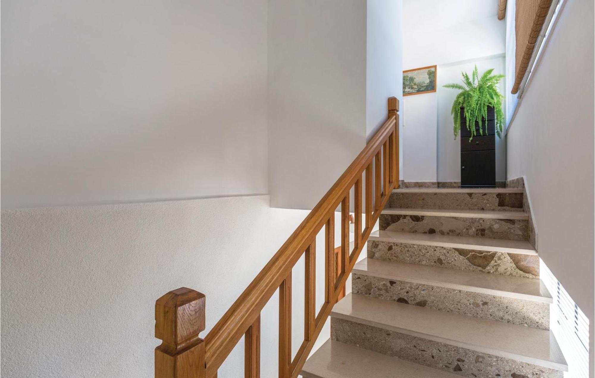 3 Bedroom Amazing Apartment In マカルスカ エクステリア 写真