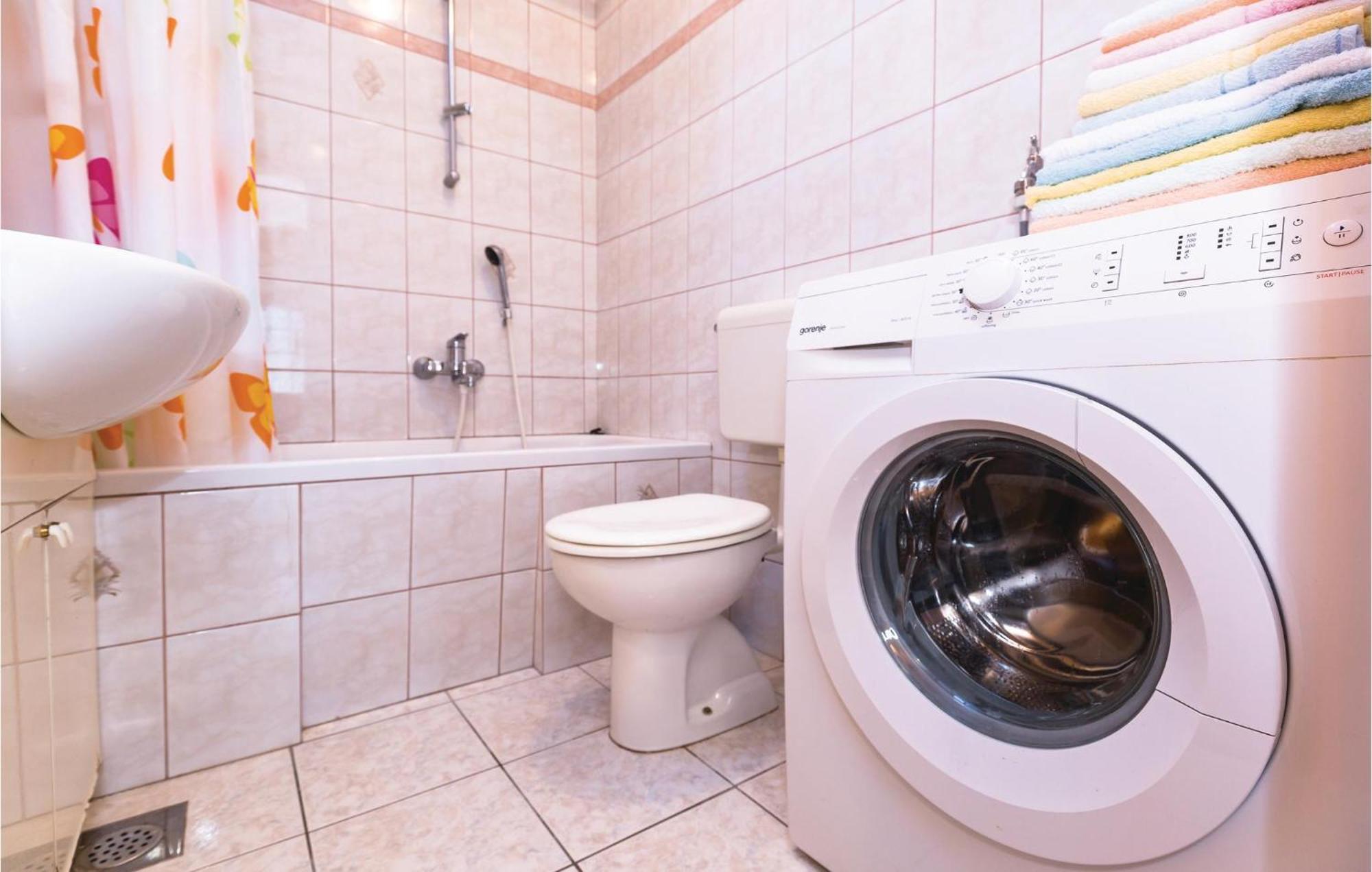 3 Bedroom Amazing Apartment In マカルスカ エクステリア 写真